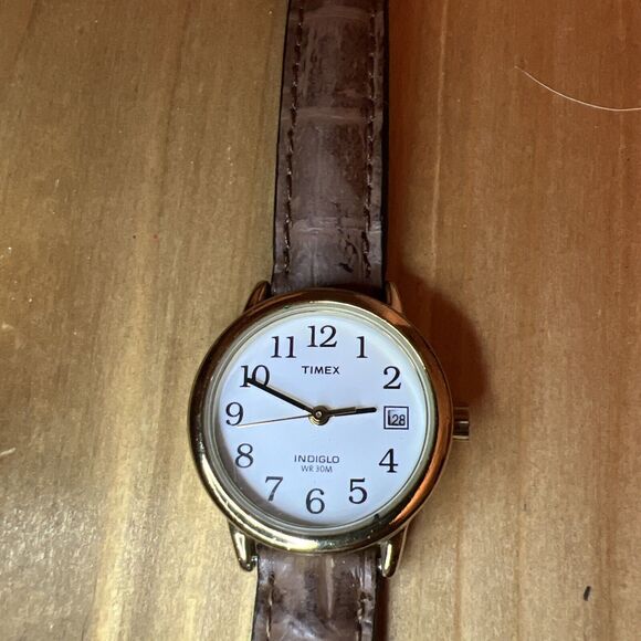 Timex Ladies Gold Tone Watch With Indiglo New Battery - Picture 1 of 11